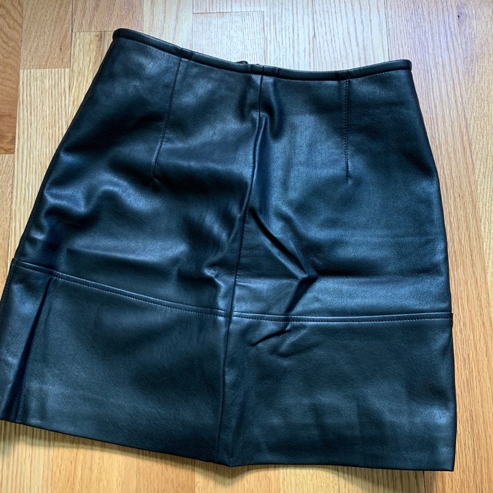 FAUX LEATHER H&M HIGH WAISTED SKIRT